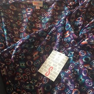 Small LuLaRoe Shirley